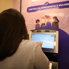 Por meio de ferramenta, criada pelo Governo do Estado, é possível registrar ocorrências, solicitar atendimento e medidas protetivas, além de quebrar o ciclo de violência

