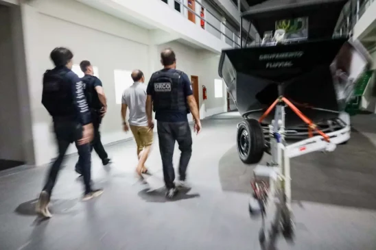 Acidente não comprometeu a estrutura e obra segue normalmente

