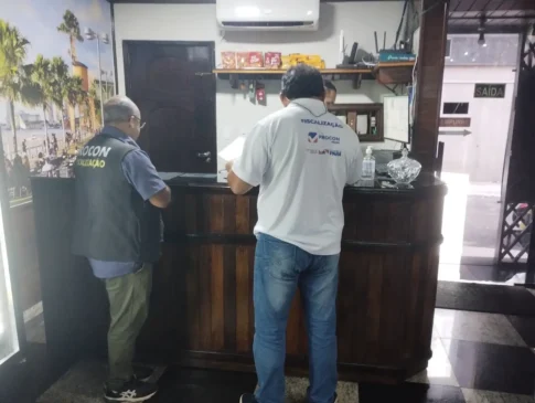 Procon fiscaliza hotéis em Belém e aponta falhas em informações ao consumidor