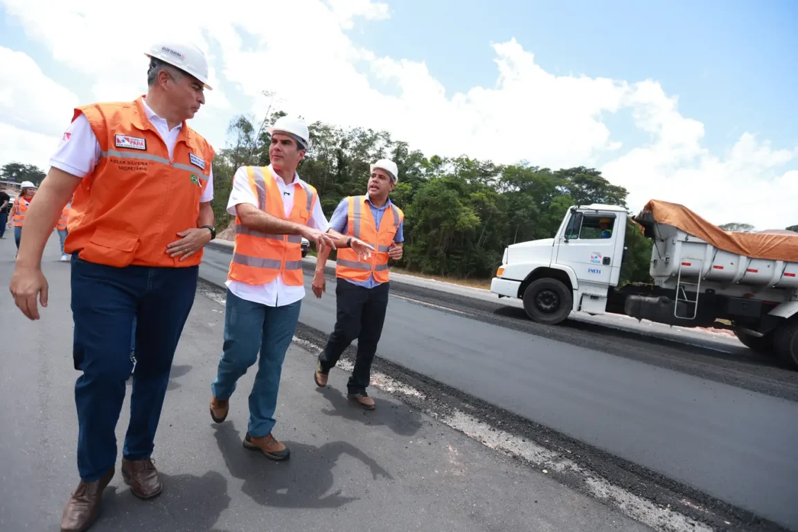 Governador Helder Barbalho vistoria avanço das obras da Avenida Liberdade na Região Metropolitana de Belém
Fotos: Marcelo Lelis/Ag. Pará