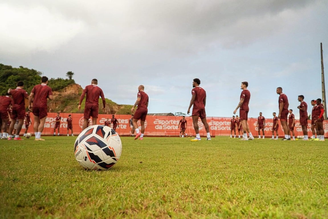 Náutico e Retrô fazem duelo decisivo pela Série C no Aflitos