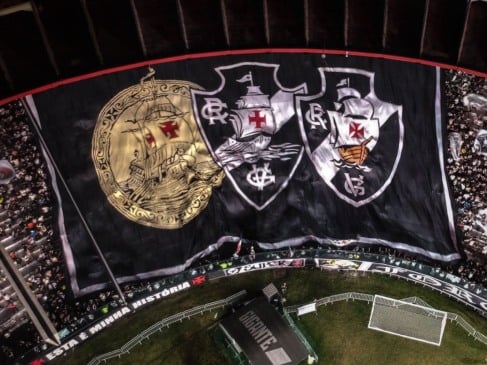 O Vasco foi avassalador no primeiro tempo, venceu o CSA por 3 a 1, em São Januário, e se garantiu nas quartas de final da Copa do Brasil