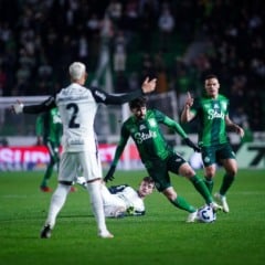 O Juventude venceu o Corinthians por 2 a 1, no Estádio Alfredo Jaconi, pela 19ª rodada do Campeonato Brasileiro.
