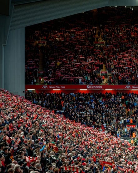 Depois do título e da tragédia, Liverpool volta a campo para escrever novo capítulo