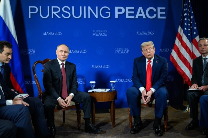 A esperada cúpula entre Donald Trump e Vladimir Putin nesta sexta-feira (15) gerou o que ambos os presidentes chamaram de concordâncias acerca da Guerra da Ucrânia