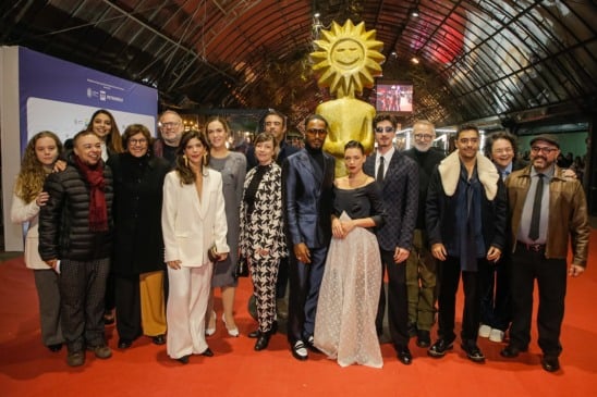 Gramado inaugura mais uma edição do seu tradicional festival de cinema recebendo celebridades da sétima arte, críticos de cinema e cinéfilos