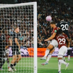 West Ham e Chelsea fizeram um jogo repleto de gols e que teve três brasileiros com atuações de destaque: Lucas Paquetá, Estêvão e João Pedro.