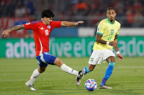 Raphinha durante a vitória do Brasil sobre o Chile por 2 a 1, em outubro de 2024 Créditos: Rafael Ribeiro/CBF