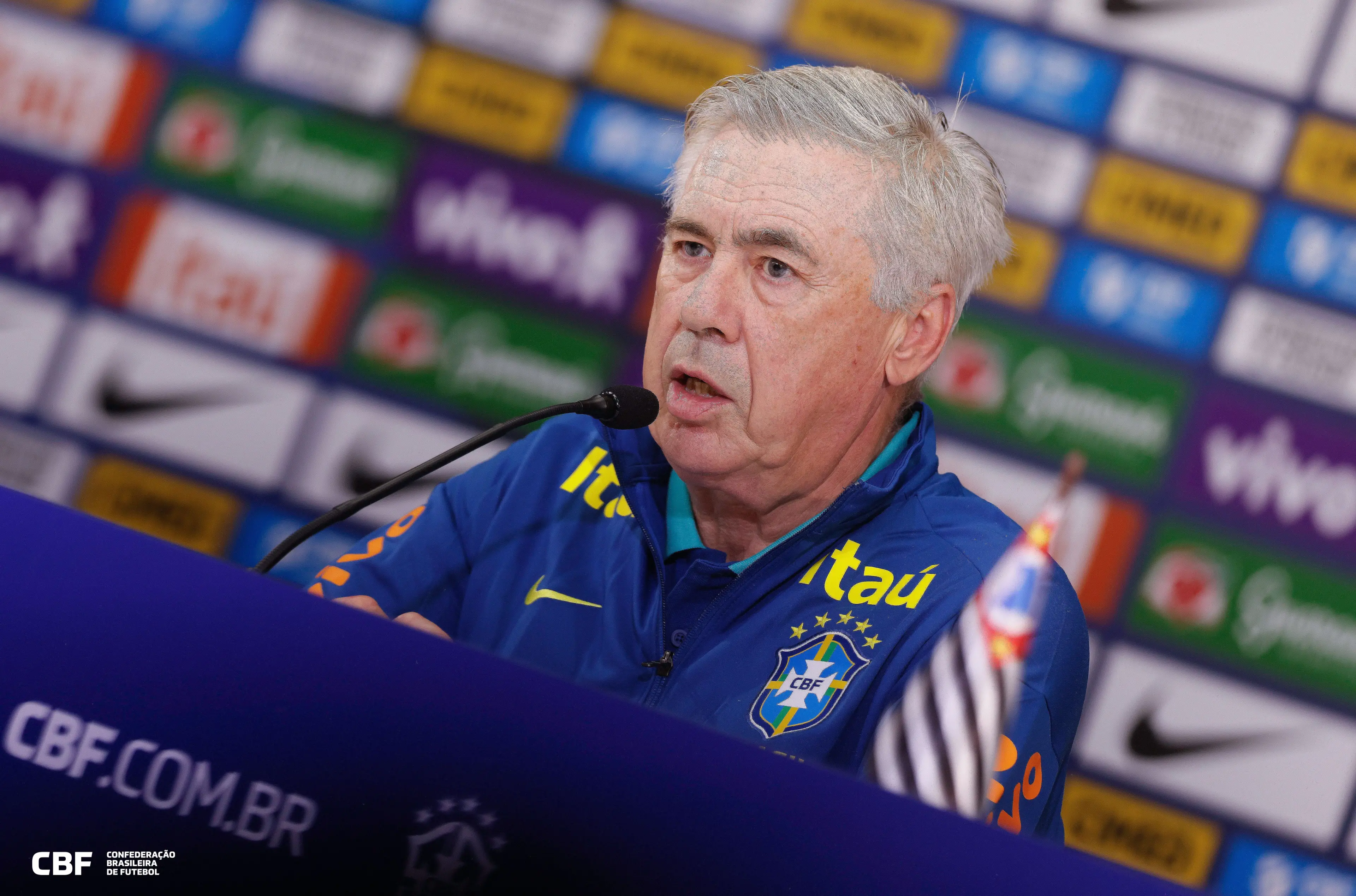 O técnico Carlo Ancelotti divulgou nesta segunda-feira (25) a convocação da Seleção Brasileira para os dois últimos jogos das Eliminatórias da Copa do Mundo