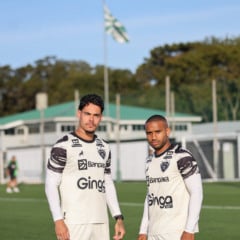 Depois de ter calado o “Couto Pereira”, há exatos 15 dias, goleando o Coritiba-PR, por 5 a 2, em plena casa do adversário, o Paysandu está de volta a Curitiba