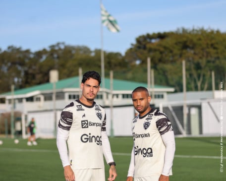 Depois de ter calado o “Couto Pereira”, há exatos 15 dias, goleando o Coritiba-PR, por 5 a 2, em plena casa do adversário, o Paysandu está de volta a Curitiba