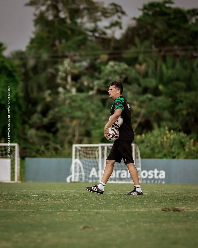 Claudinei Oliveira, técnico do Paysandu. Foto: Matheus Vieira/Paysandu 