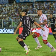 O Vila Nova voltou a vencer na Série B do Campeonato Brasileiro. Após duas derrotas consecutivas, a equipe goiana bateu o Paysandu por 1 a 0 nesta segunda-feira