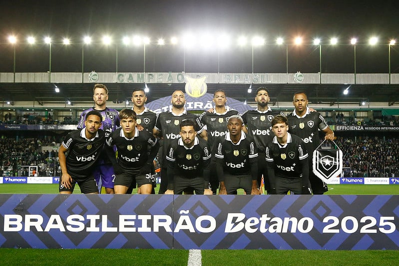 No primeiro jogo após a eliminação da Libertadores, o Botafogo venceu o Juventude, por 3 a 1, de virada, no estádio Alfredo Jaconi, em Caxias do Sul