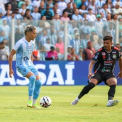 O começo foi até animador - e enganoso. Logo aos 5 minutos, Diogo Oliveira quase marcou, aproveitando uma bola que bateu na trave do Operário.