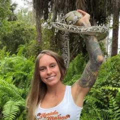Ela levou o prêmio de US$ 10.000 após remover 60 cobras durante o evento, realizado entre os dias 11 e 20 de julho.