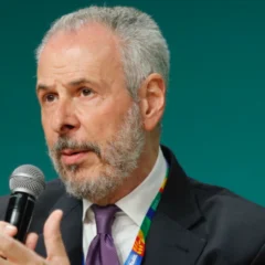“Belém é o lugar certo para a COP-30 e não vamos mudar”, declarou há pouco o embaixador André Corrêa do Lago, presidente da conferência climática das Nações Unidas