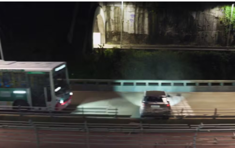 Segundo informações do Notícias da TV, os dois personagens morrem na tragédia, dando início a uma reviravolta na trama. O carro onde estavam despenca no mar