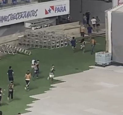 Torcida perde a paciência: Remo é derrotado e clima esquenta no Mangueirão Torcida perde a paciência: Remo é derrotado e clima esquenta no Mangueirão