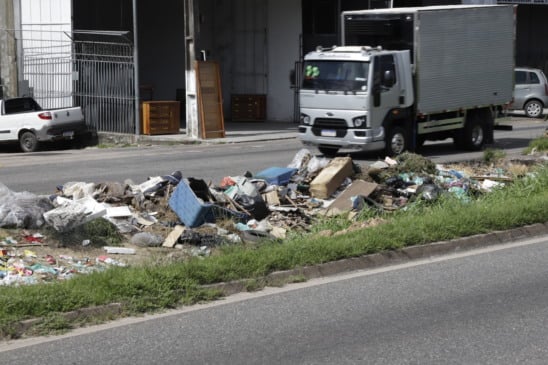  Enquanto isso, o lixo se espalha pelo município
FOTO: Celso Rodrigues