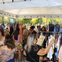 Coletivo É Das Manas movimenta Praça Brasil com evento de moda sustentável