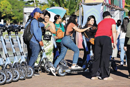 Projeto piloto disponibiliza 600 patinetes elétricos na cidade Foto: Wagner Almeida 