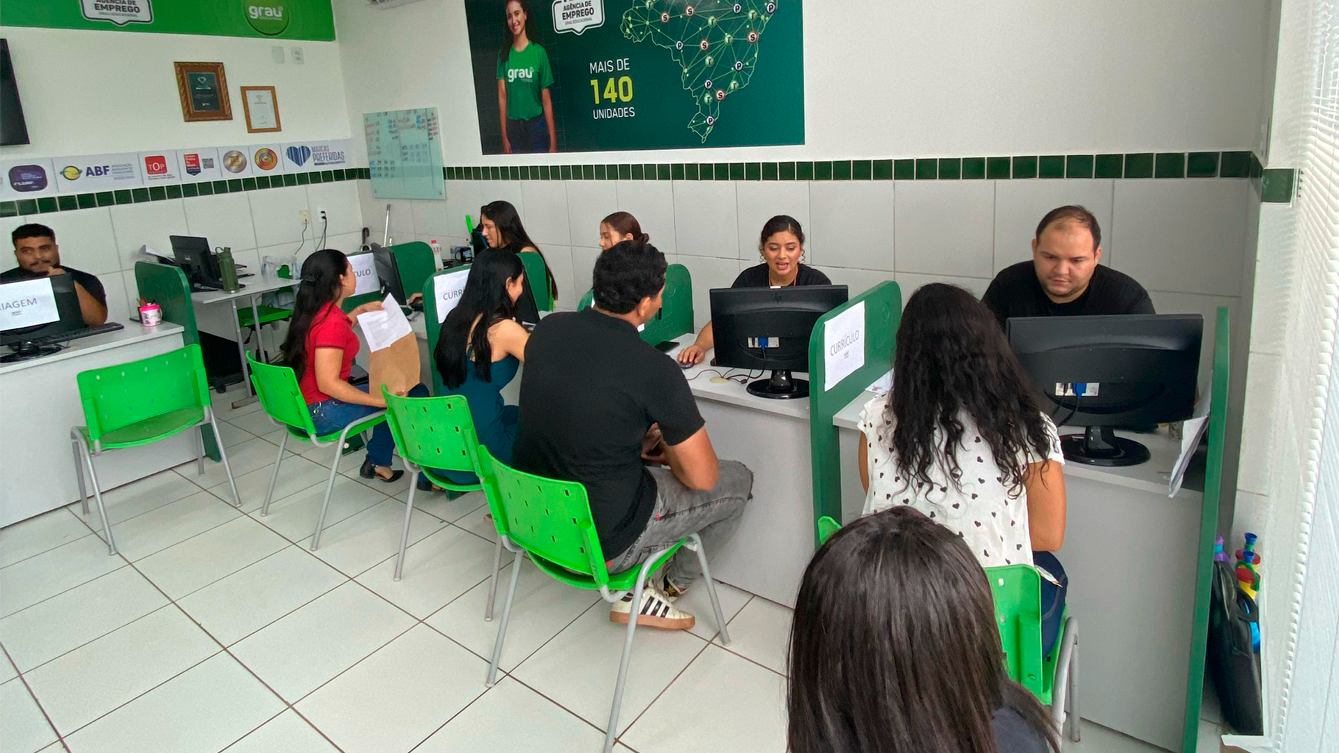 Além de vagas de emprego e estágio, os visitantes poderão participar de serviços gratuitos, promovidos pelo Grau Técnico Marabá.