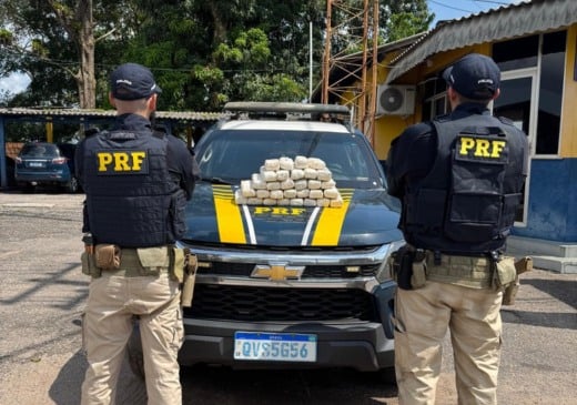 PRF apreende 28 kg de maconha em carro abandonado na BR-316, em Castanhal