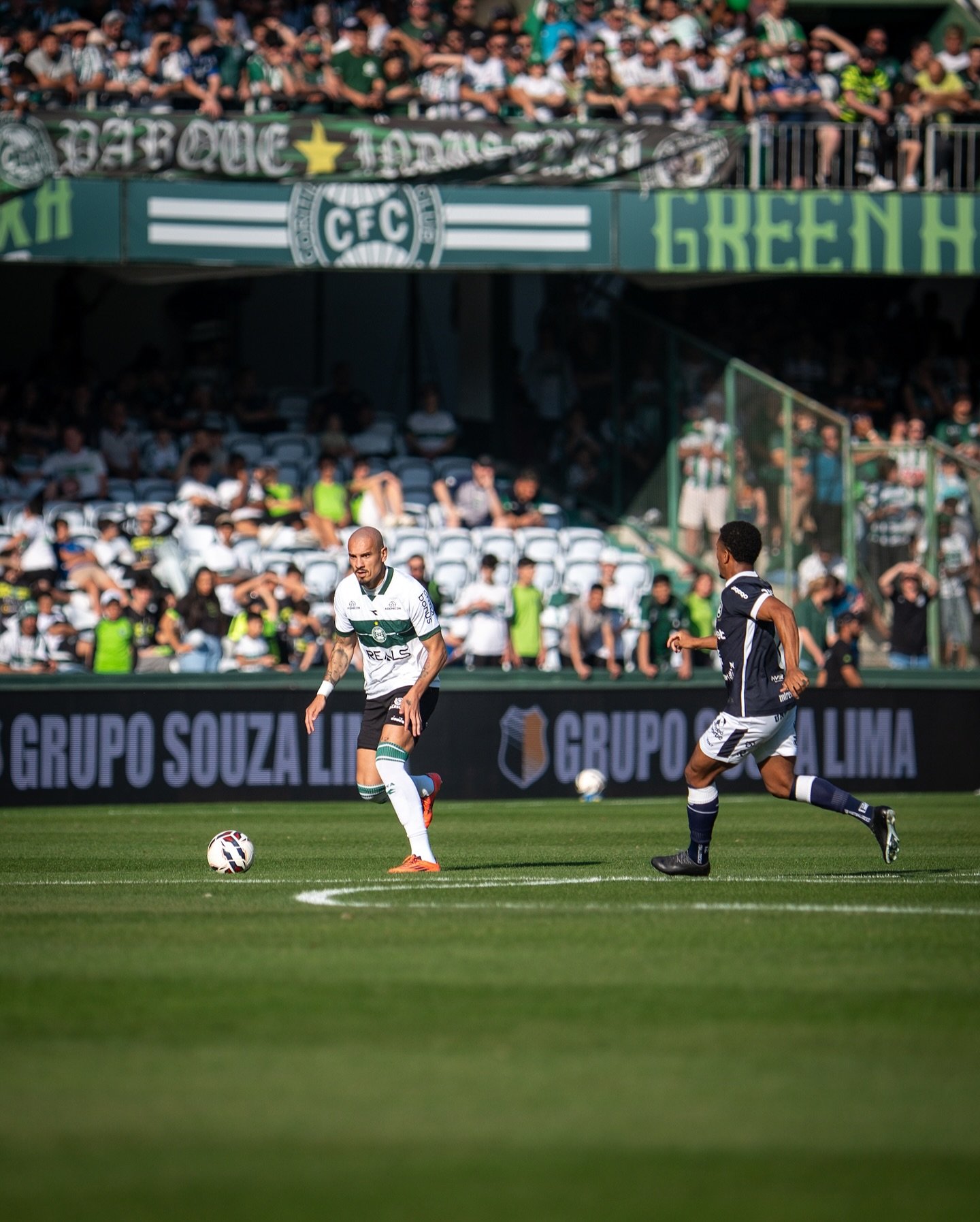 Remo empata com o líder Coritiba em jogo polêmico no Couto Pereira