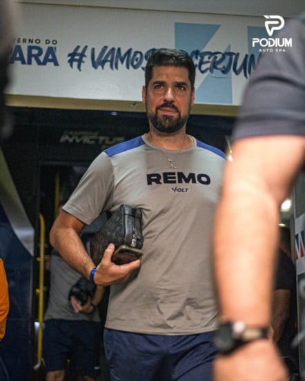 Permanência do técnico António Oliveira é cada vez mais questionada no Baenão. Foto: Samara Miranda/Remo
