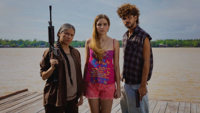 PSSICA. (L to R) Marleyda Soto as Mariangel, Domithila Cattete as Janalice, Lucas Galvino as Preá in Pssica. Cr. Rodrigo Maltchique/Netflix © 2025