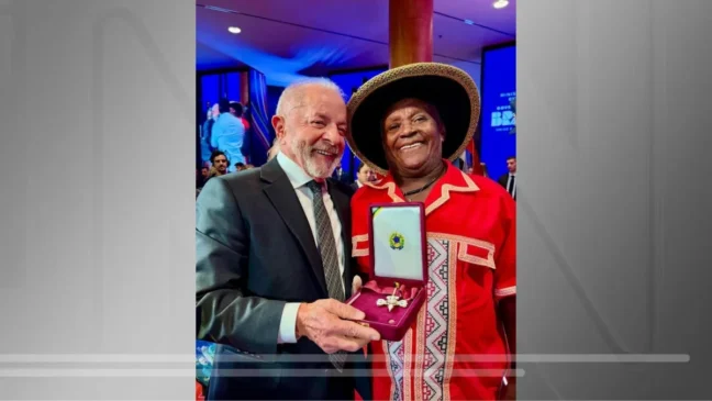 Luiz Inácio Lula da Silva (PT) entregou em maio deste ano, no Palácio Gustavo Capanema, no centro do Rio de Janeiro, a medalha de Comendador da Ordem do Mérito Cultural (OMC) ao paraense Mestre Damasceno