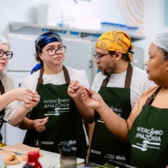 O entusiasmo e a emoção tomaram conta
dos profissionais locais que, pela primeira vez, tiveram a chance de compartilhar
experiências com chefs de outros países. 