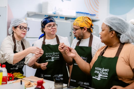 O entusiasmo e a emoção tomaram conta
dos profissionais locais que, pela primeira vez, tiveram a chance de compartilhar
experiências com chefs de outros países. 