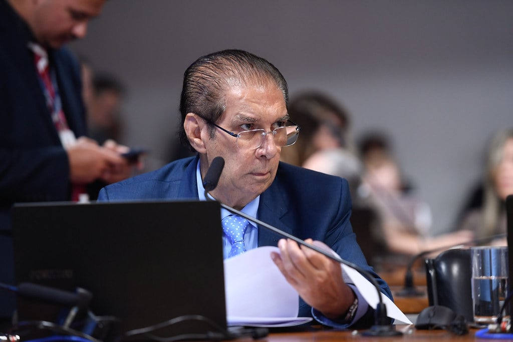 A proposta visa reduzir os impostos para essas empresas, incentivando a atuação no setor de reciclagem e tratamento de resíduos.