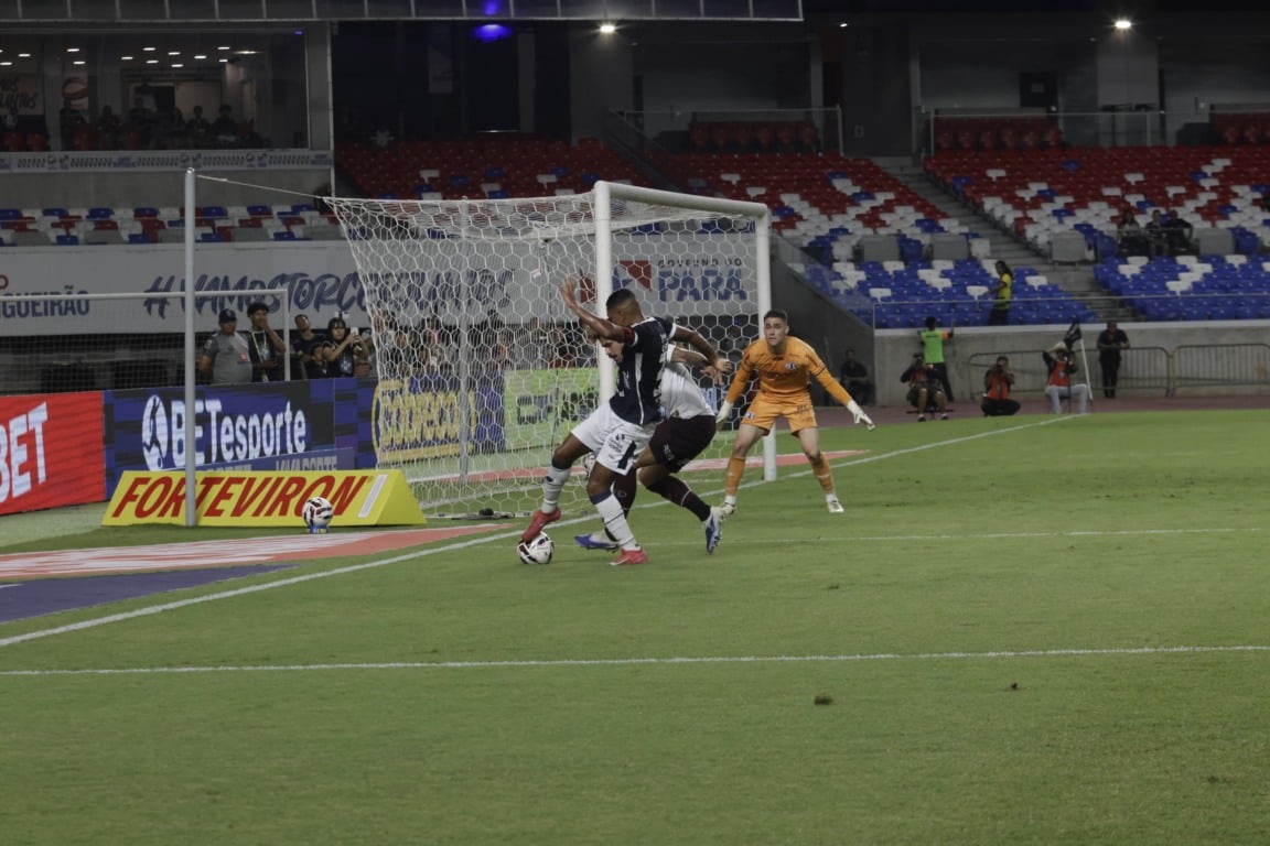 Em uma noite em que nada deu certo, o Clube do Remo foi derrotado por 2 a 0 pela Ferroviária-SP, nesta sexta-feira (1º), Em uma noite em que nada deu certo, o Clube do Remo foi derrotado por 2 a 0 pela Ferroviária-SP, nesta sexta-feira (1º),