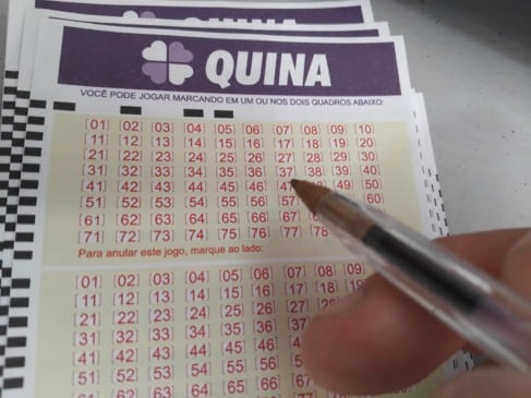 Confira os números sorteados da Quina no concurso 6799 e saiba como apostar para ganhar prêmios significativos.