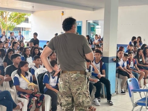 PF realiza ação social durante combate ao plantio ilegal de maconha em Capitão Poço