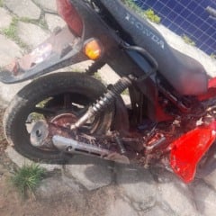 Dois homens, suspeitos de envolvimento no roubo de uma motocicleta, foram mortos durante uma troca de tiros com policiais militares.
