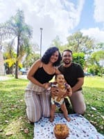 Kelly Silva com o filho Asaph e o esposo Franklin. Foto: Arquivo Pessoal