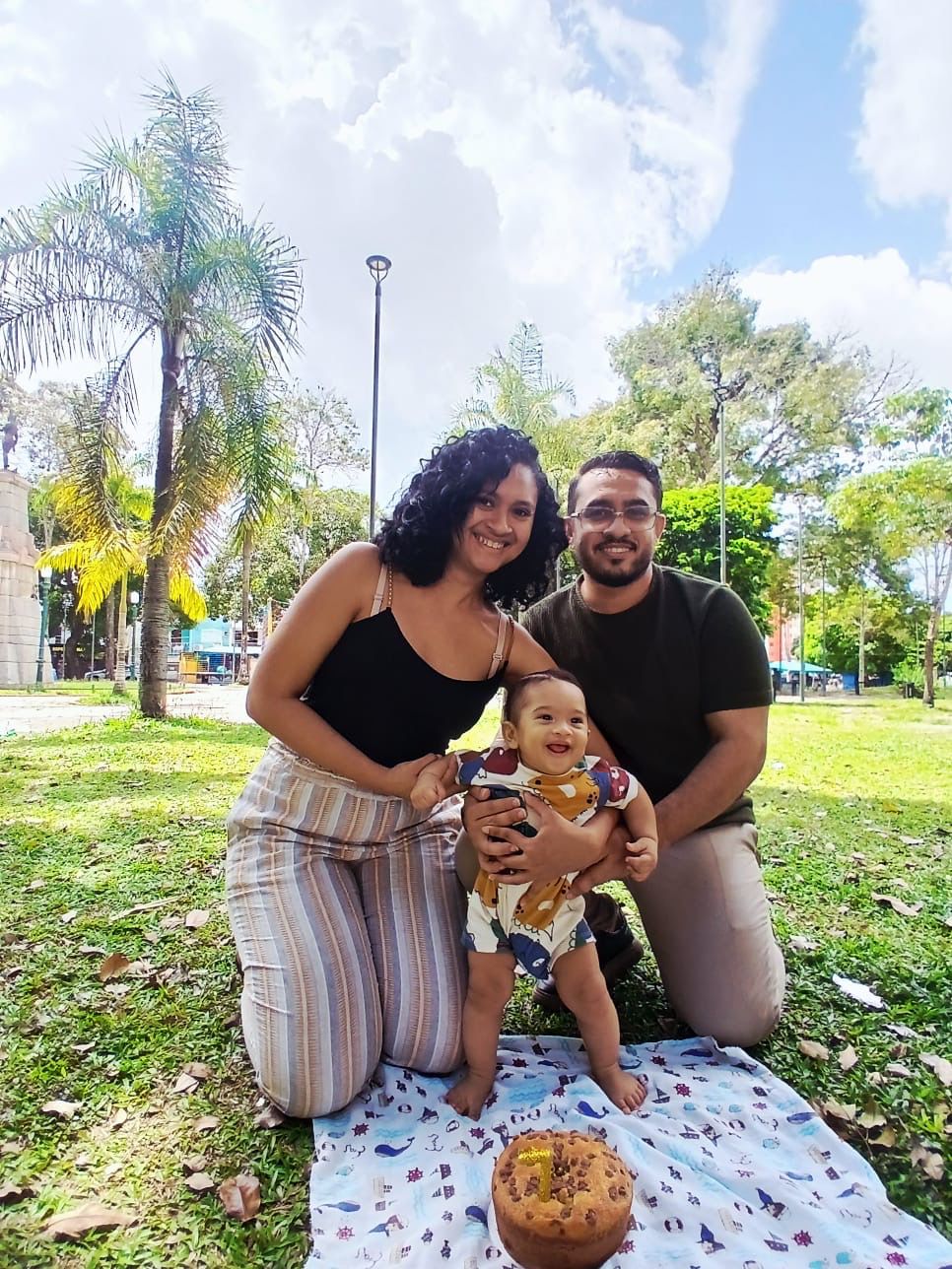Kelly Silva com o filho Asaph e o esposo Franklin. Foto: Arquivo Pessoal