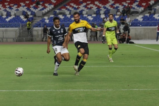 Derrota para o Criciúma aumenta pressão sobre António Oliveira no Remo