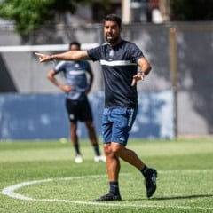 Contestado, técnico precisa fazer o time vencer. Cargo está em risco - Foto: Samara Miranda/Remo