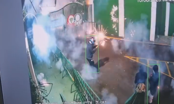 Clube acionou a Polícia Civil e entregará imagens de câmeras de segurança. Torcida protesta desde a eliminação na Copa do Brasil.