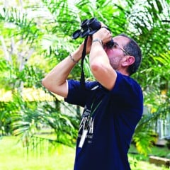 Para esses passarinheiros, é importante vê-los em seus habitats naturais Registro inédito da Garça-da-Mata, feita pelo clube. Abaixo, Gustavo Melo, presidente do Coapa