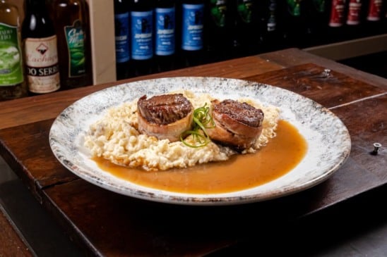 Restaurante Engenho ensina receita que combina tradição e sabor.