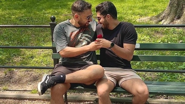 Repórter da Globo, Rômulo D'Avila, é pedido em casamento pelo namorado em Nova York