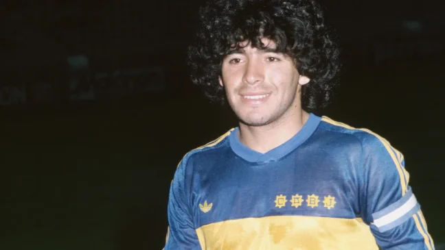 Diego Maradona em ação pelo Boca Juniors em 1981 • Gilbert Iundt/Corbis/VCG via Getty Images