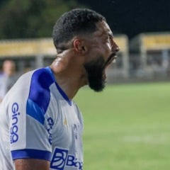 O centroavante tem feito valer a aposta bicolor em seu futebol - Foto: Jorge Luis Totti/PSC