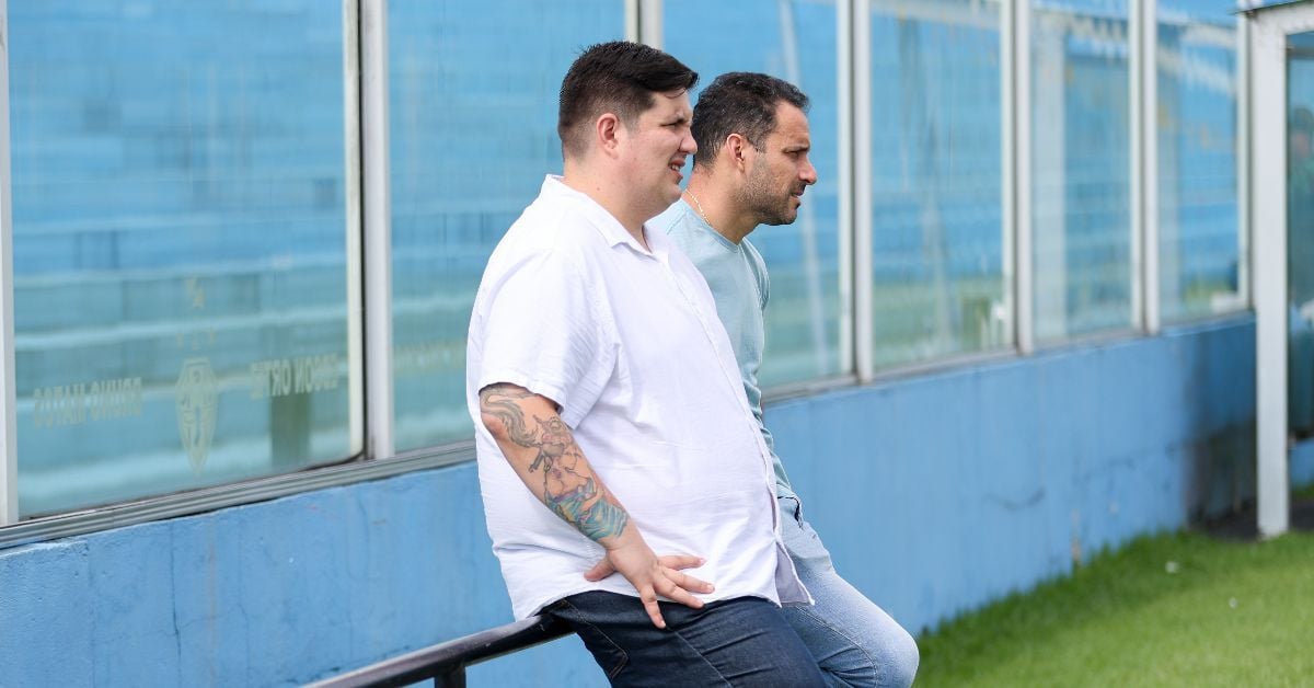 O analista de desempenho e mercado Kauê Azevedo e o executivo de futebol Carlos Frontini - Foto: Jorge Luis Totti/PSC O analista de desempenho e mercado Kauê Azevedo e o executivo de futebol Carlos Frontini - Foto: Jorge Luis Totti/PSC